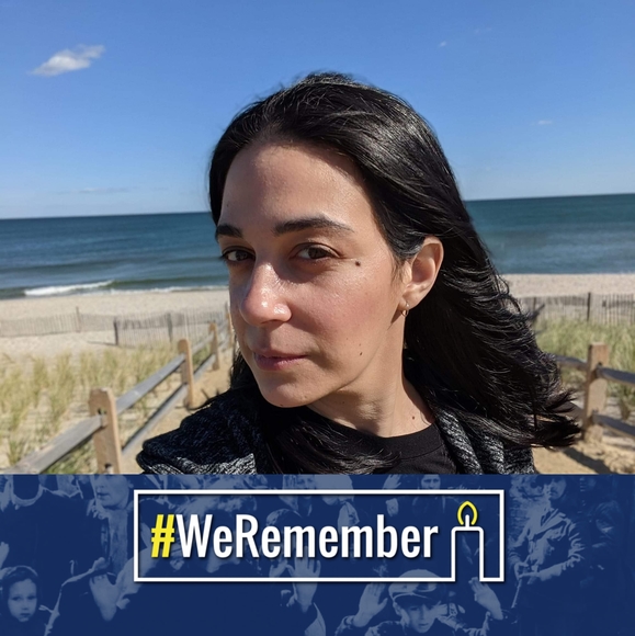 Profile Picture of Jen Mitlas (@jenm426) on Poshmark