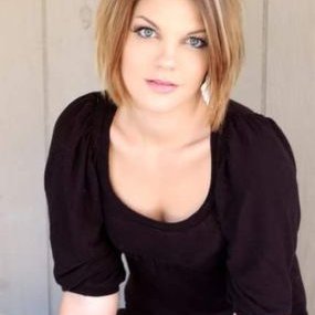 Profile Picture of Elle (@EllenWolfe25) on Twitter