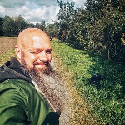 Profile Picture of Michael Schneider (@Docsniper77) on Twitter