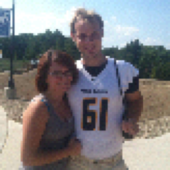 Profile Picture of Kristen Leszczynski (@mae1997mae2009) on Poshmark