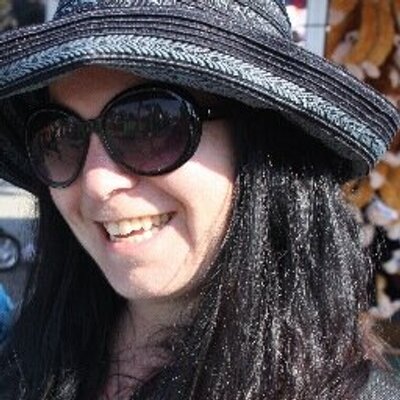 Profile Picture of Jeanette Parker (@officesiri) on Twitter