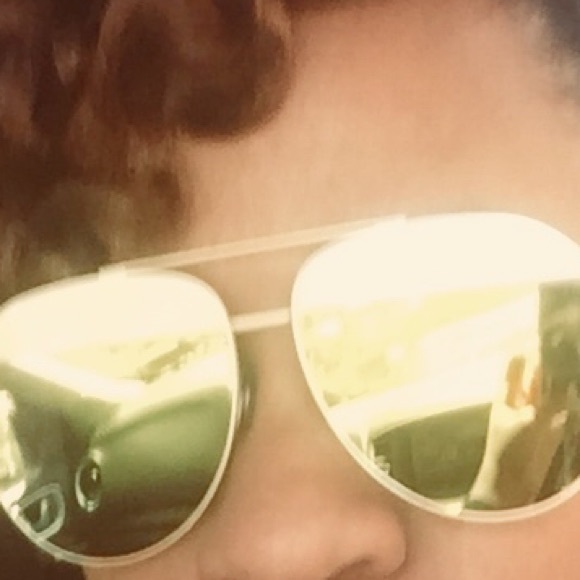 Profile Picture of Simone Hayes (@shinilips82) on Poshmark