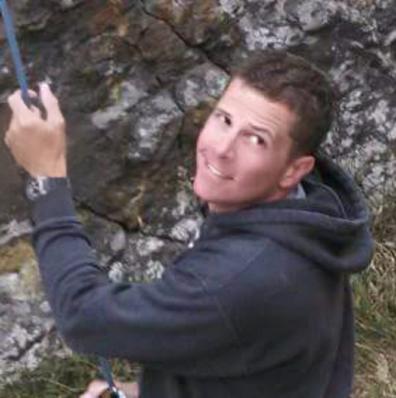 Profile Picture of Seth Harvey (@seththechef) on Poshmark