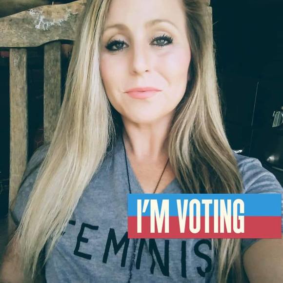 Profile Picture of Jennifer Benson (@jennyjames) on Poshmark