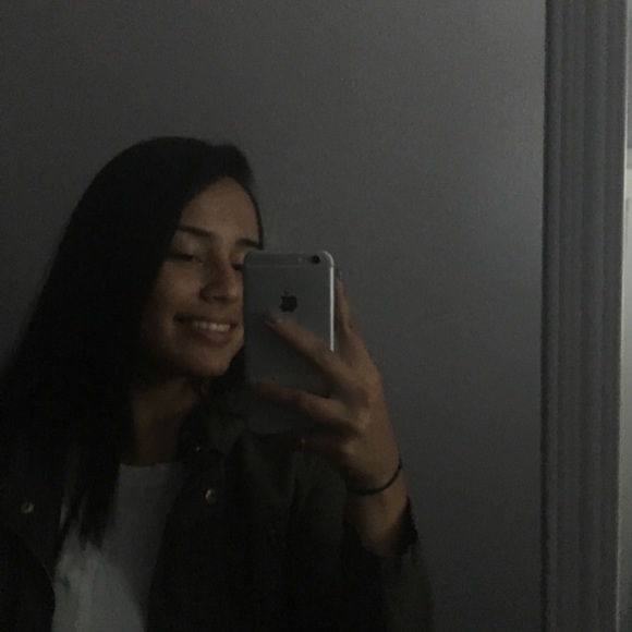 Cristal Madrigal - Poshmark Profile Picture of Cristal Madrigal (@madrigalcristal) on Poshmark