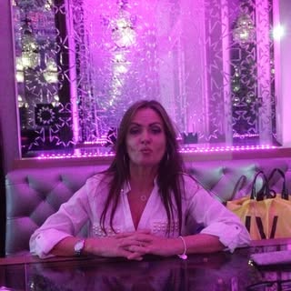 Profile Picture of Lorraine Comiskey (@lorrainecomiskey_) on Instagram