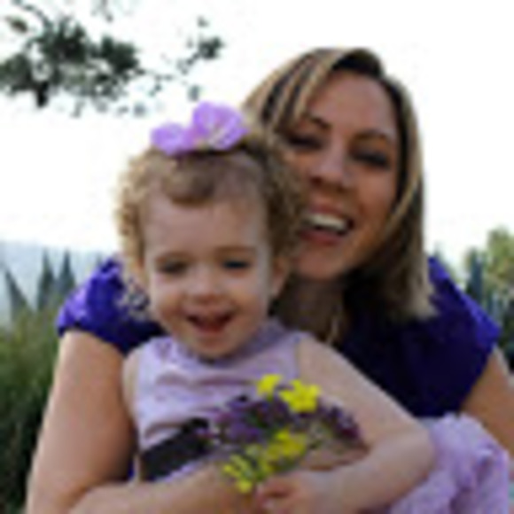 Profile Picture of Rebekah Zinser (@razinser) on Poshmark