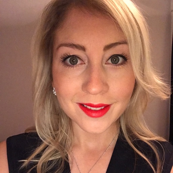 Profile Picture of Courtney Laidler (@courtneylaidler) on Poshmark