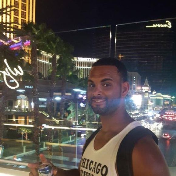 Profile Picture of Kyle Ely (@kyleely) on Poshmark