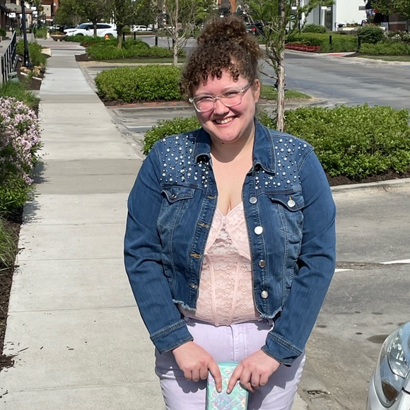 Profile Picture of Meredith Ollerich (@mollerich) on Poshmark