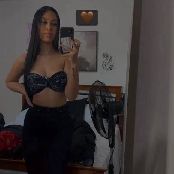 Profile Picture of Tianna Chand-bell (@tianna_04) on Poshmark