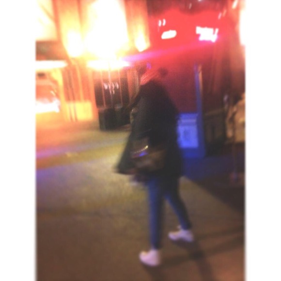 Amanda Amores - Poshmark Profile Picture of Amanda Amores (@amanditah18) on Poshmark