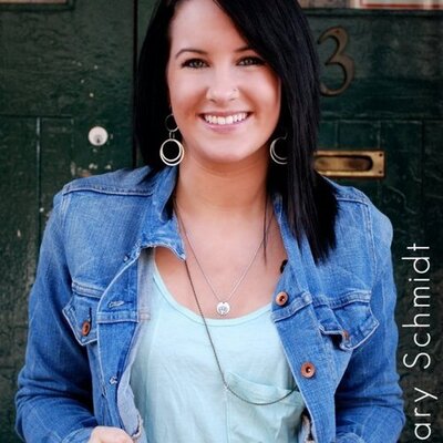Profile Picture of Hilary Schmidt (@HillSchmidt) on Twitter