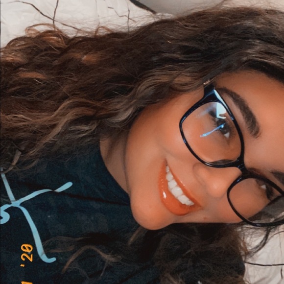 Profile Picture of Morgan Brandao (@morganbrandao) on Poshmark