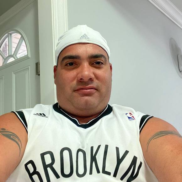 Profile Picture of Georbis Cutino (@georbis80) on Poshmark