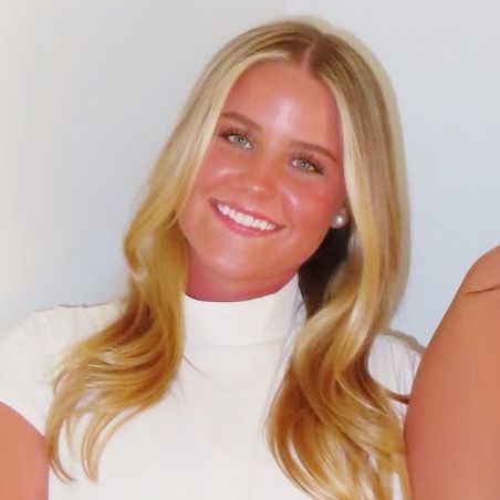 Profile Picture of p e y (@peytonhayss) on Tiktok