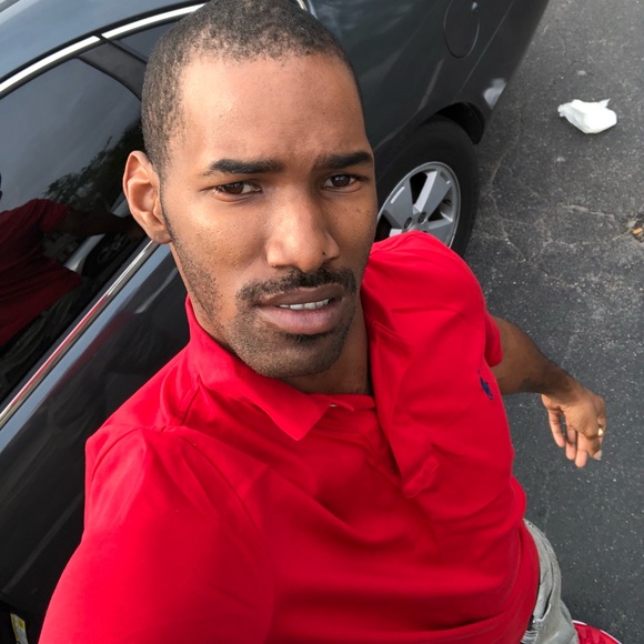 Profile Picture of Seanqua Pryor (@seanqua87) on Poshmark