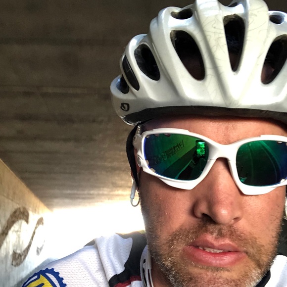 Profile Picture of Michael Mellott (@michaelmello101) on Poshmark