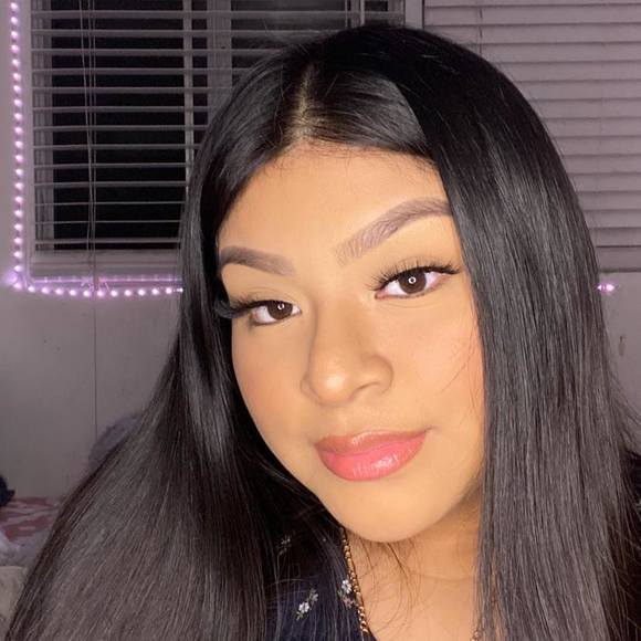 Profile Picture of Cecilia Paz (@ceciliapaz73) on Poshmark