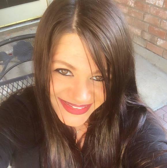 Profile Picture of Julie Hamberger (@jlynne028) on Poshmark