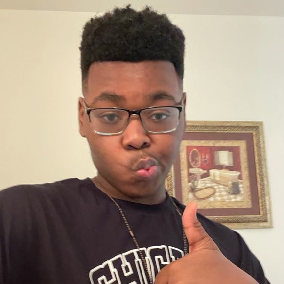 Profile Picture of Brian Dixon (@briandewitt) on Poshmark