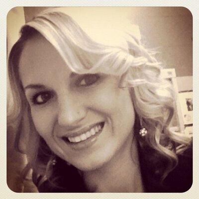 Profile Picture of Elina Mikitiuk (@ElinaEmachine) on Twitter