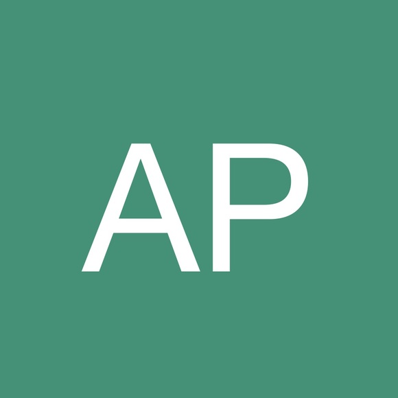 Profile Picture of Amanda Paranac (@alp323) on Poshmark