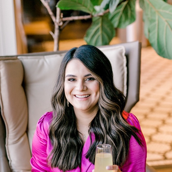 Profile Picture of Aranelly Aranda (@nelly_a29) on Poshmark