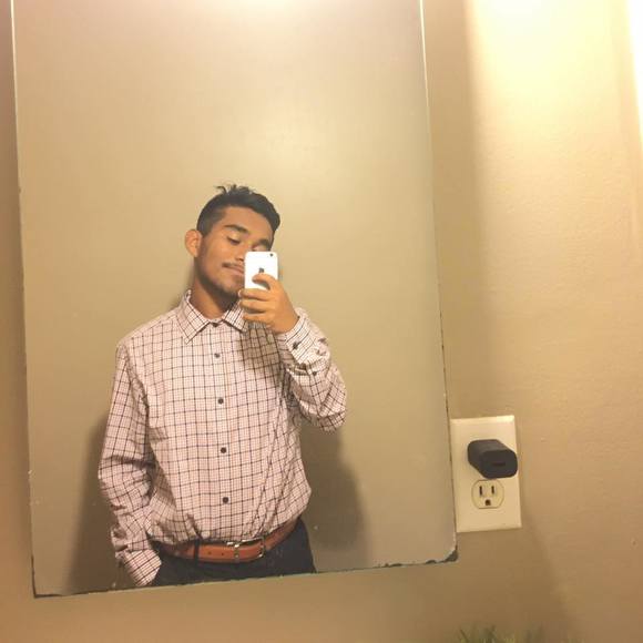 Profile Picture of Juan Gama (@juang_5) on Poshmark
