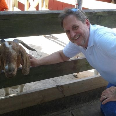 Profile Picture of Dave Poremba (@daveporemba) on Twitter