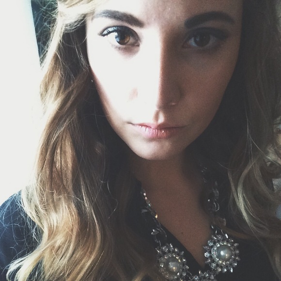 Profile Picture of Tiffany Casper (@tiffanycasper) on Poshmark