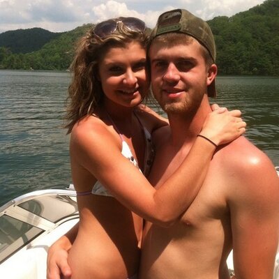 Profile Picture of Kelli Bradley (@kellinicoleb) on Twitter