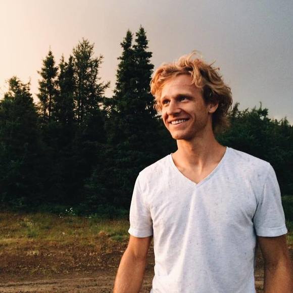 Profile Picture of Galvis Kunčas (@lithguy) on Poshmark