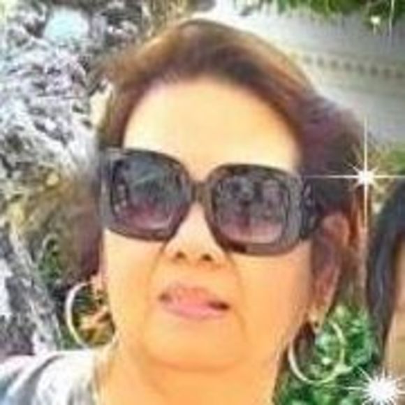 Profile Picture of Pura Baremore (@pbaremore) on Poshmark