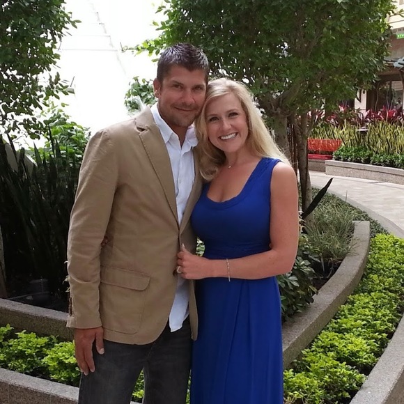 Profile Picture of Cara Capelouto (@caracapelouto) on Poshmark