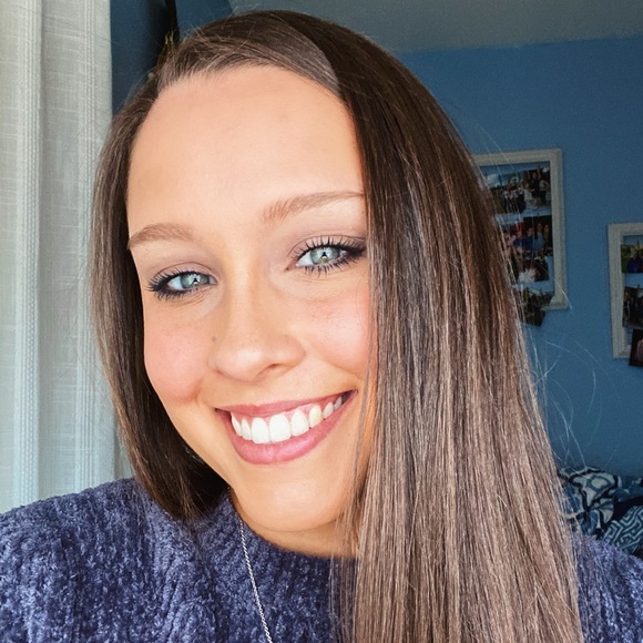 Profile Picture of Vera Pflugradt (@verapflugradt10) on Poshmark