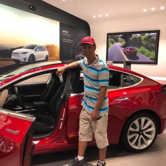 Profile Picture of Peter Marzan (@petermarzan) on Poshmark