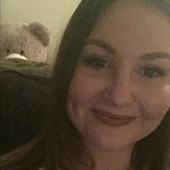 Profile Picture of Sierra Gsell (@sierragsell) on Poshmark