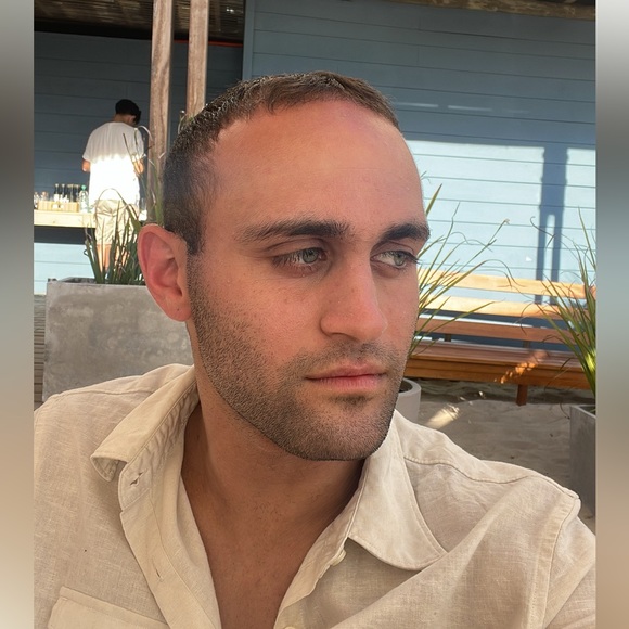 Profile Picture of Lucas Baredes (@lucasbaredes) on Poshmark