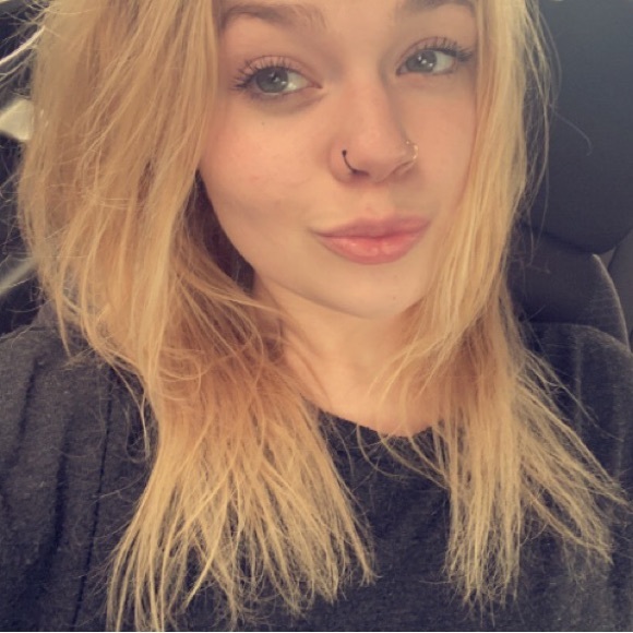 Profile Picture of Katelynn Collelo (@katelynncollelo) on Poshmark