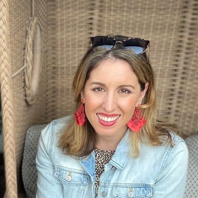 Profile Picture of Isabel Labrecque (@IsabelLabrecque) on Twitter