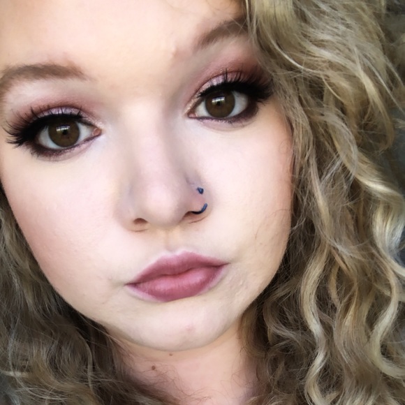 Caitlyn Olsavsky - Poshmark Profile Picture of Caitlyn Olsavsky (@colsavsky) on Poshmark