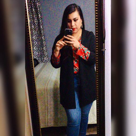 Profile Picture of Erika Vidales (@erivida) on Poshmark
