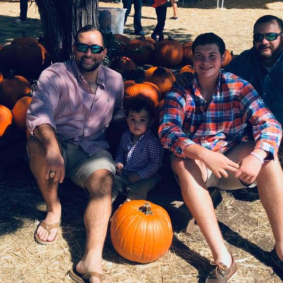 Alec Martinez - Poshmark Profile Picture of Alec Martinez (@mariobmartinez) on Poshmark