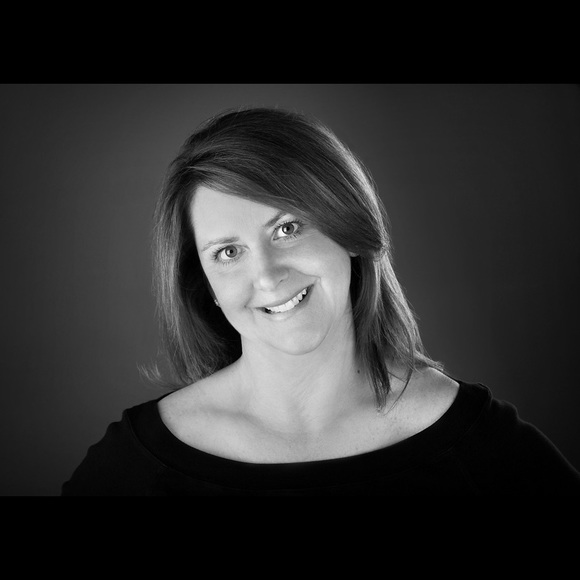 Profile Picture of Lisa Pratt (@lisapratt2292) on Poshmark