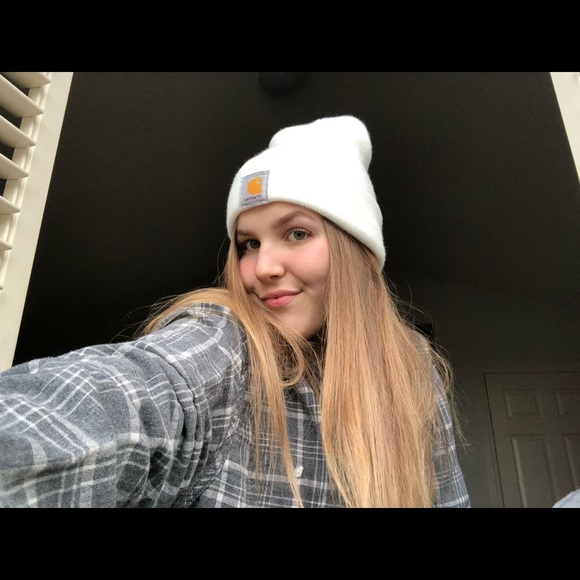 Profile Picture of Charley Catlow (@charleycatlow) on Poshmark