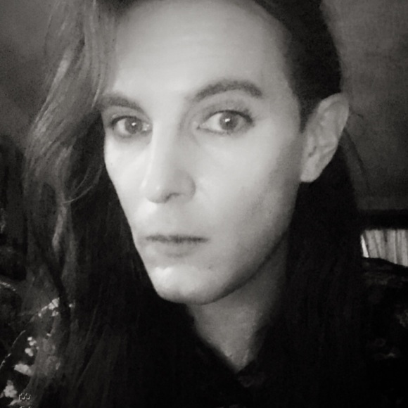 Profile Picture of Joseph Grobelny (@jgrobelny81) on Poshmark