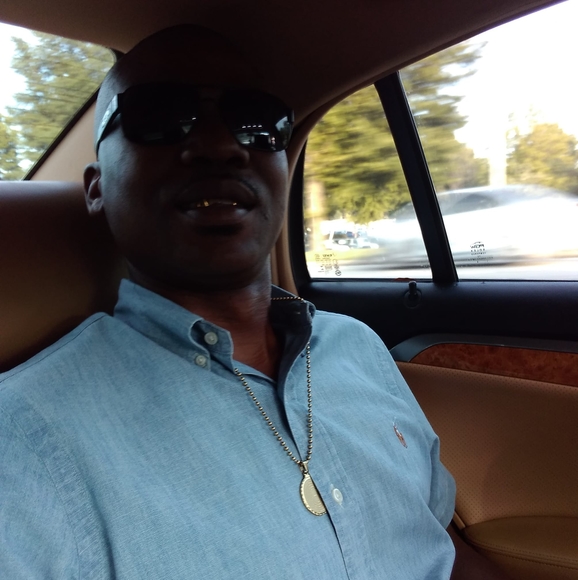 Profile Picture of Derrel Ester (@esterderrel) on Poshmark