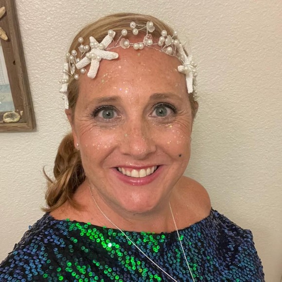 Profile Picture of Leigh anne Schouest (@mermaidkisses52) on Poshmark