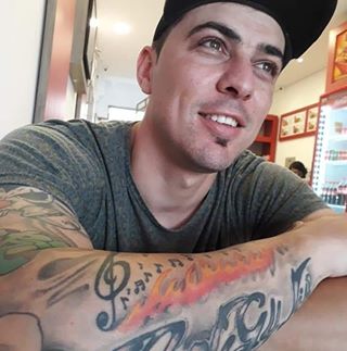 Lauri Dospuntocinco - Facebook Profile Picture of Lauri Dospuntocinco (@Lauri-Dospuntocinco) on Facebook